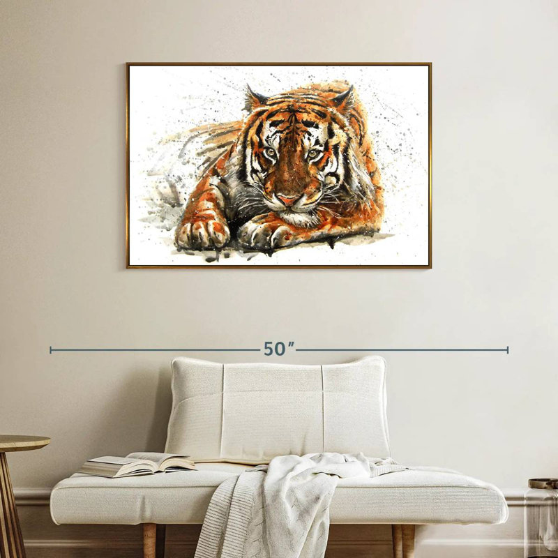 Tigre du Bengale qui se prélasse, Cadre flottant doré, 40 po x 27 po