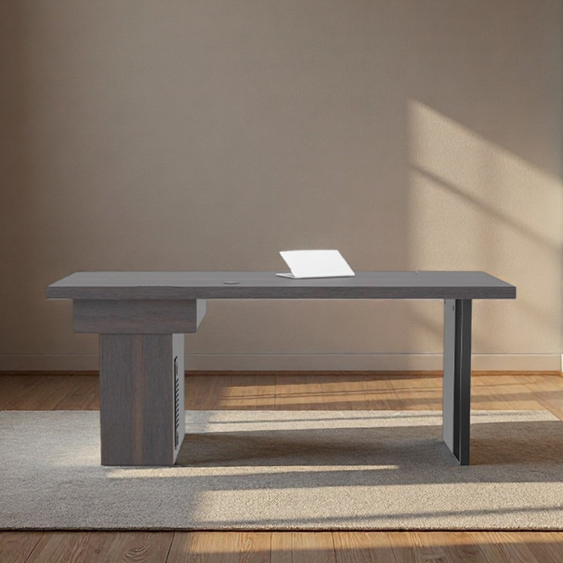 Bureau d'ordinateur Beehler, Brun, H 29,53 po x l 62,99 po x P 27,56 po