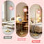 Lampe sur pied moderne en verre avec lumière chaude à intensité variable, abat-jour côtelé rose et finition or brossé pour le salon, la chambre à coucher ou le bureau