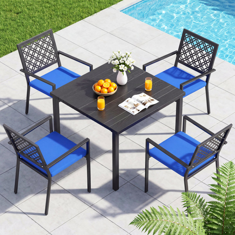 Ensemble repas d'extérieur en acier 5 pièces avec table carrée, table de patio et chaises Camrynne