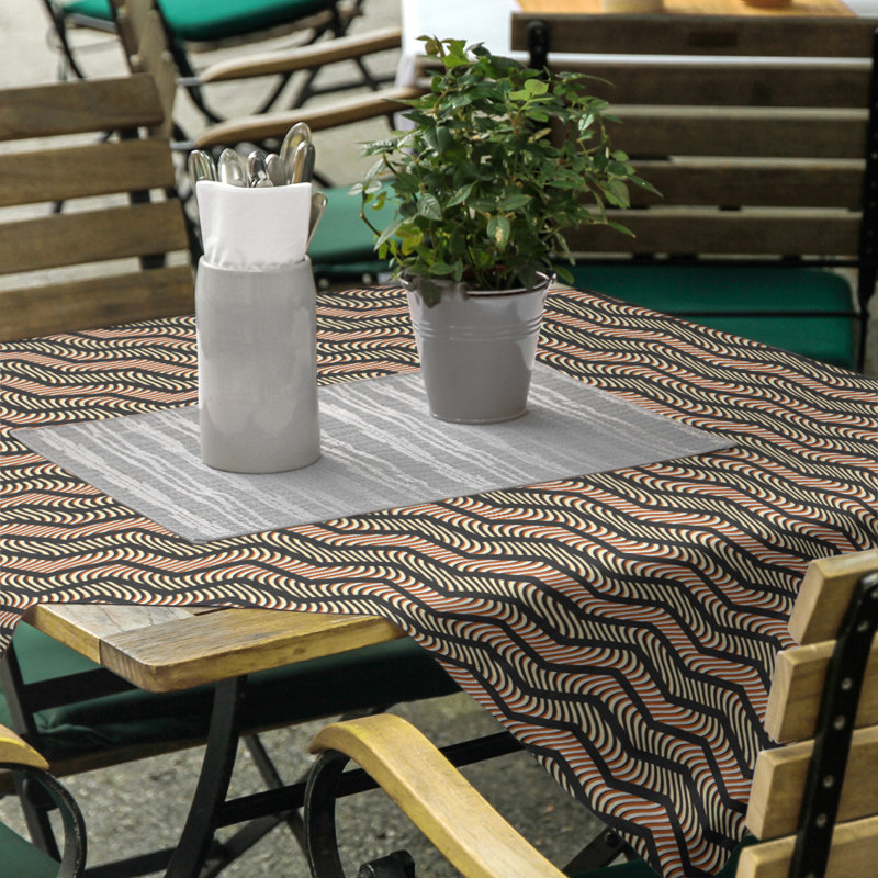 Nappe à chevrons ondulés Stephenie, Noir / Orange