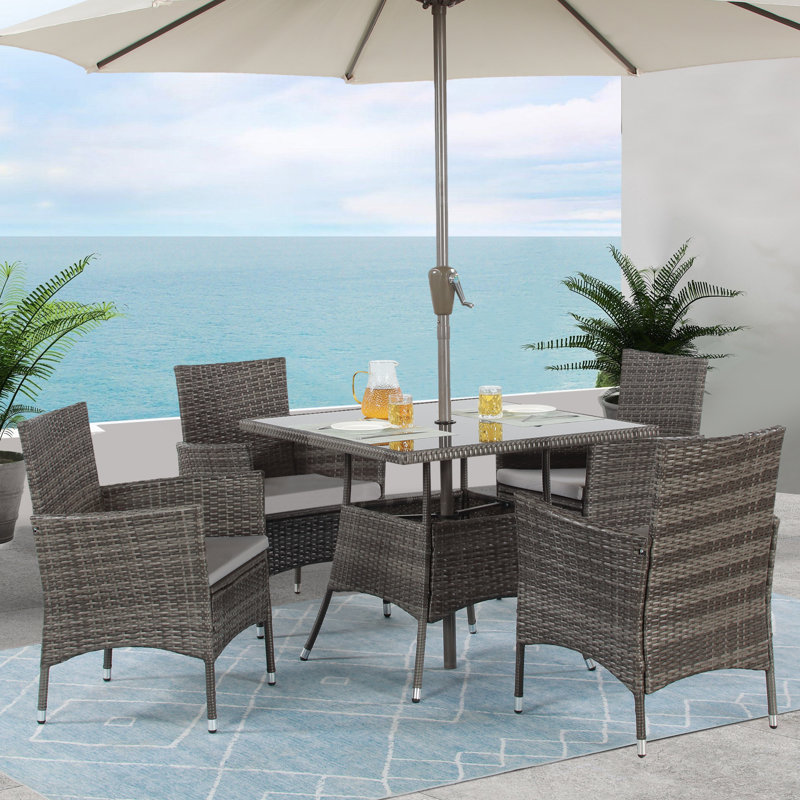 Ensemble repas 5 pièces avec coussins Adrista, Gris