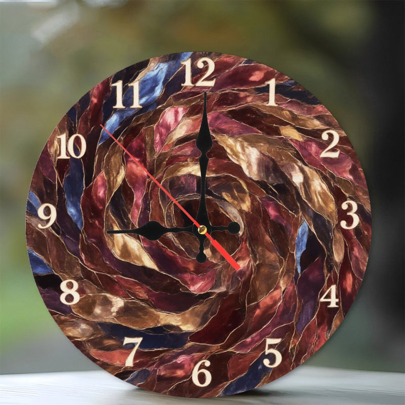 Horloge avec dessin abstrait tourbillonnant