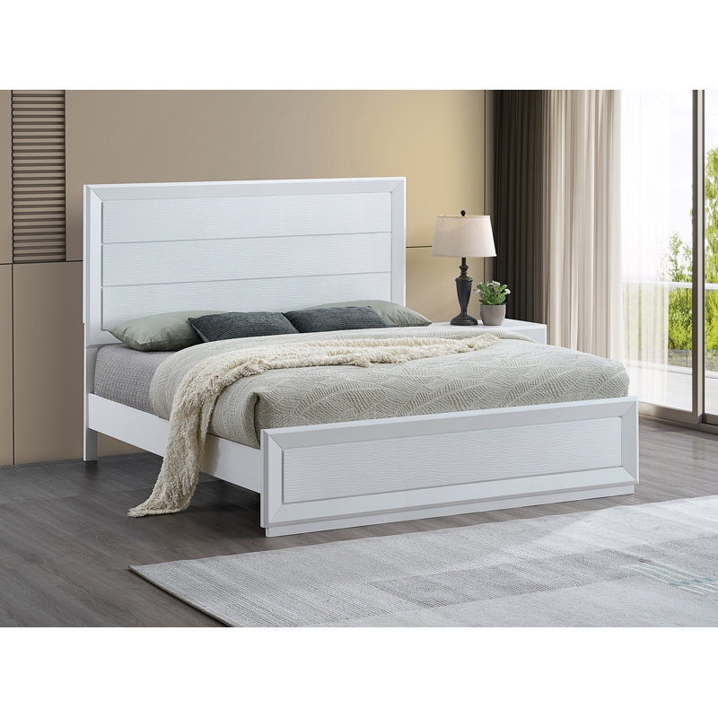 Lit double (matelas non inclus), sommier nécessaire