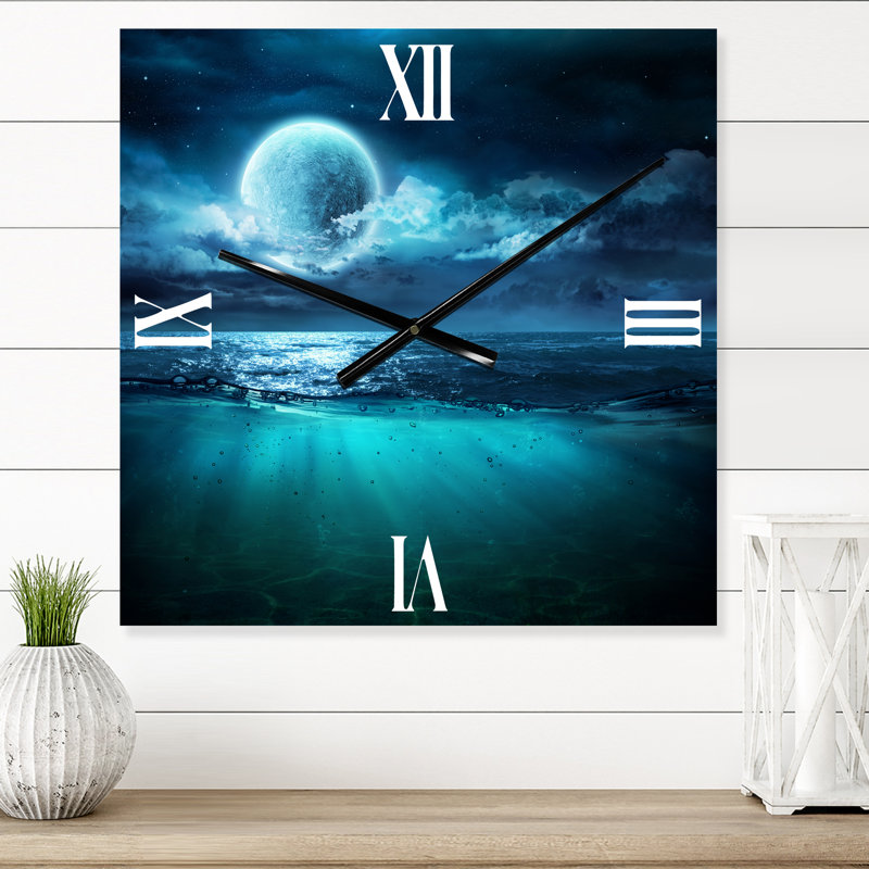 Horloge murale romantique nautique et côtière, lune romantique sur bleu profond II, Très grand