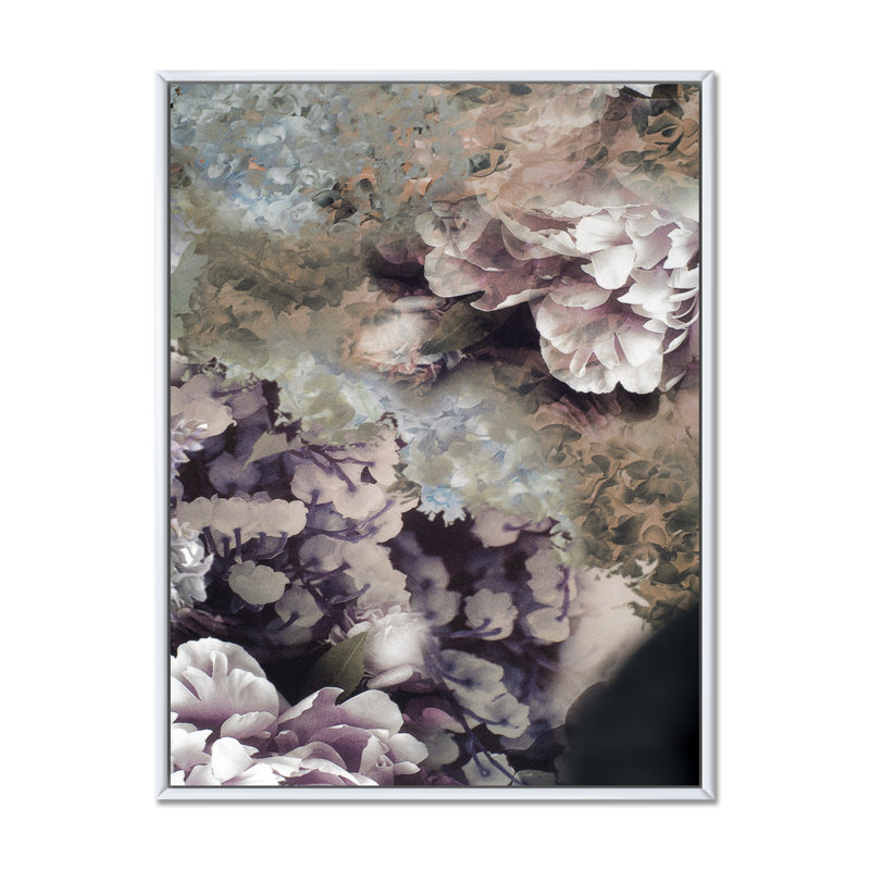 «Grunge Silk Nature Flower II», reproduction d'art sur toile, H 32 po x l 16 po x P 1 po, Cadre flottant blanc