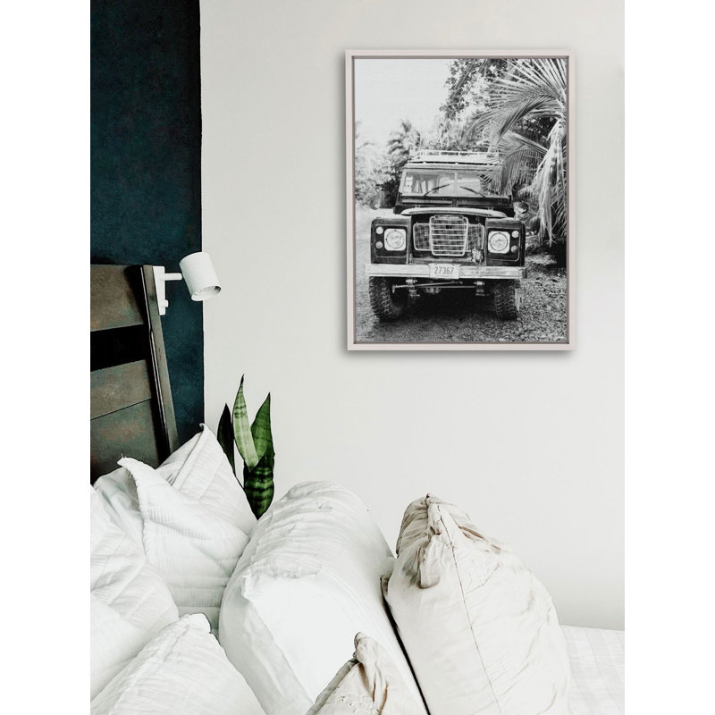 Palmiers Rover par Kristen M. Brown, H 27,5 po x l 21,5 po x P 1,25 po, Toile avec cadre blanc