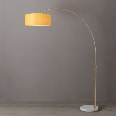 Lampe à arc Float 92 po - Laiton vieilli, base en marbre blanc, abat-jour en lin moutarde, à intensité variable, ampoule incluse