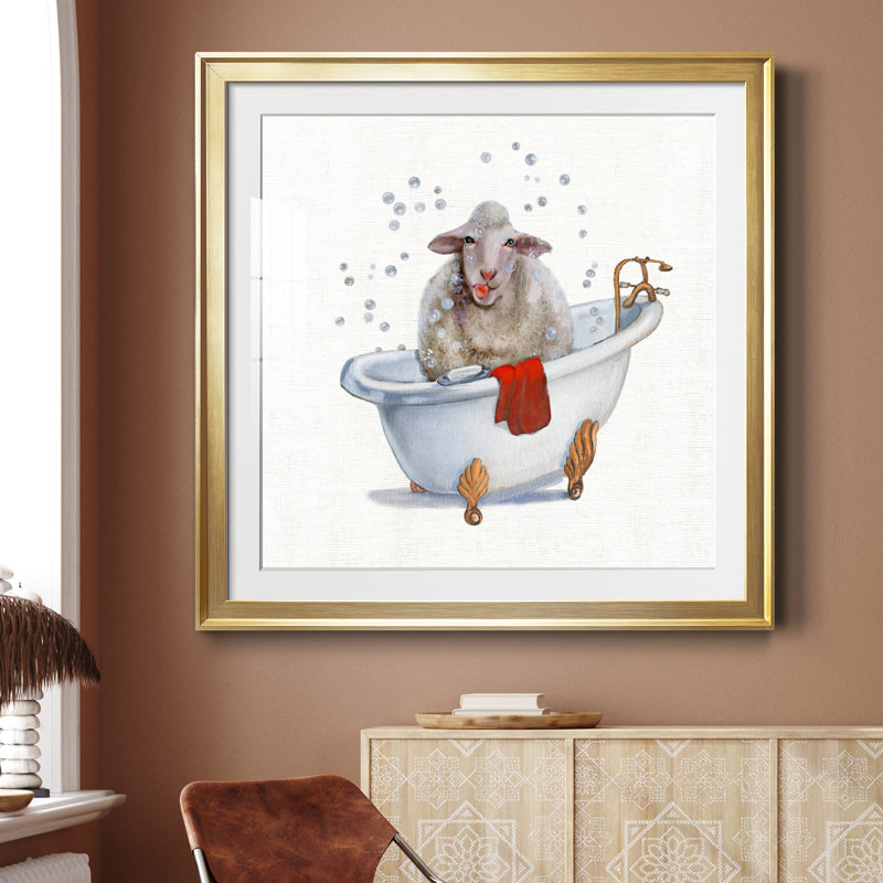 Farm Tub Lamb - Peinture encadrée, H 34,5 po x l 34,5 po x P 1,5 po, Encadrement doré