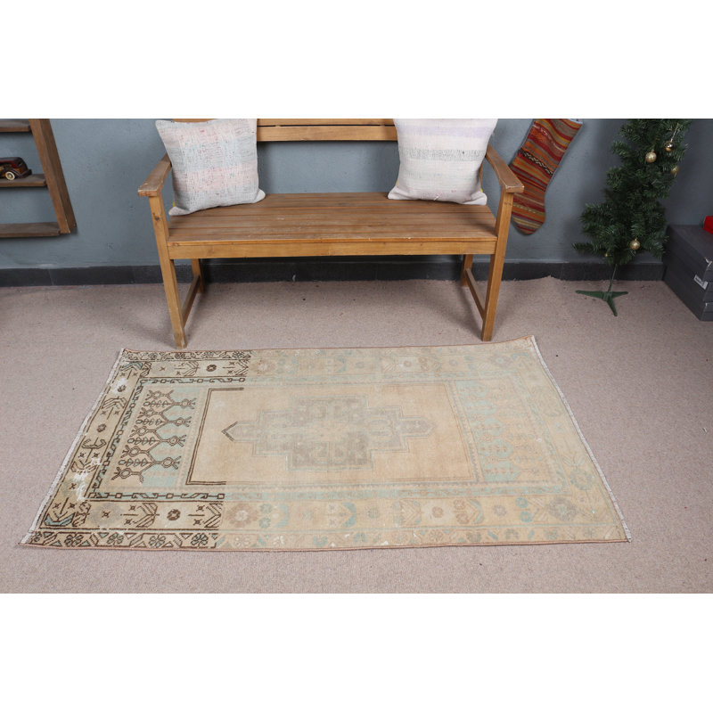 Chic tapis turc antique d'Anatolie idéal pour accentuer le plancher de la chambre à coucher et la décoration intérieure