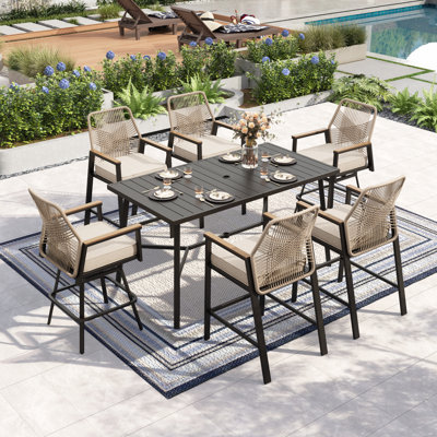 Ensemble repas extérieur pour 6 personnes avec coussins