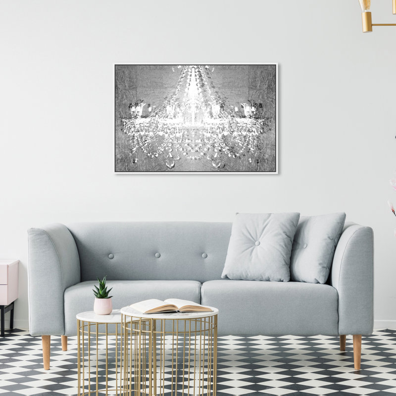 «Dramatic Entrance Chrome» par Oliver Gal - impression sur toile tendue, H 24 po x l 36 po, Cadre blanc
