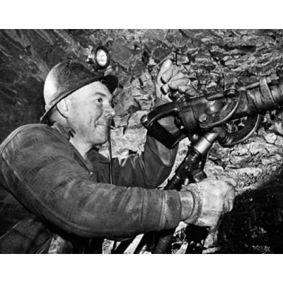 Miner utilisant un Jackhammer, reproduction d'affiche (24 x 36)