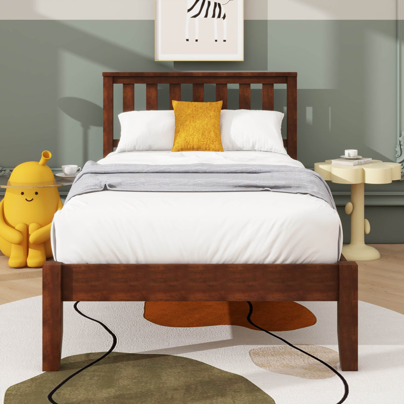 Lit plateforme simple en bois avec tête de lit et support en lattes de bois, Noyer