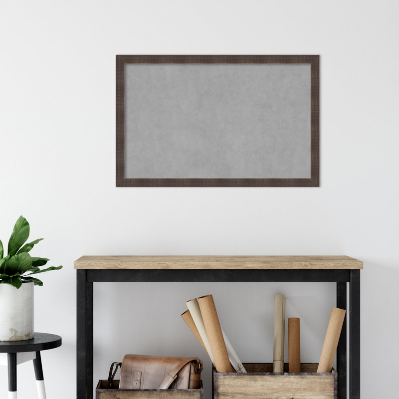 Tableau d'affichage magnétique en métal avec cadre en bois massif , H 22 po x l 34 po x P 1 po