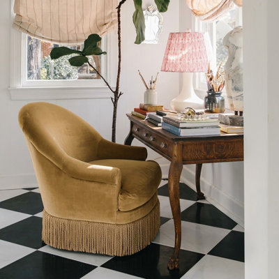 Carley Summers X River & Bord: The Page Swivel Chair