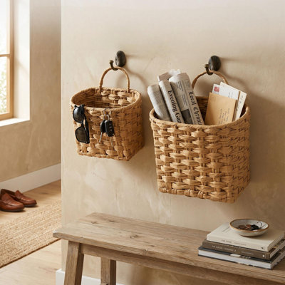 Ensemble de 2 paniers de rangement en PVC tressé, paniers muraux tissés avec poignées pour chambre, salon, balcon, entrée, style bohème rustique, aspect rotin tressé à la main, couleur beige