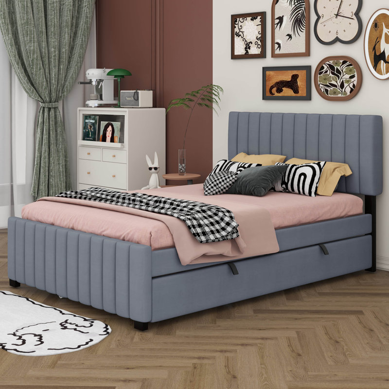 Lit plateforme double, structure de lit tapissier en bois avec lit gigogne simple et tête de lit capitonnée verticale, gris