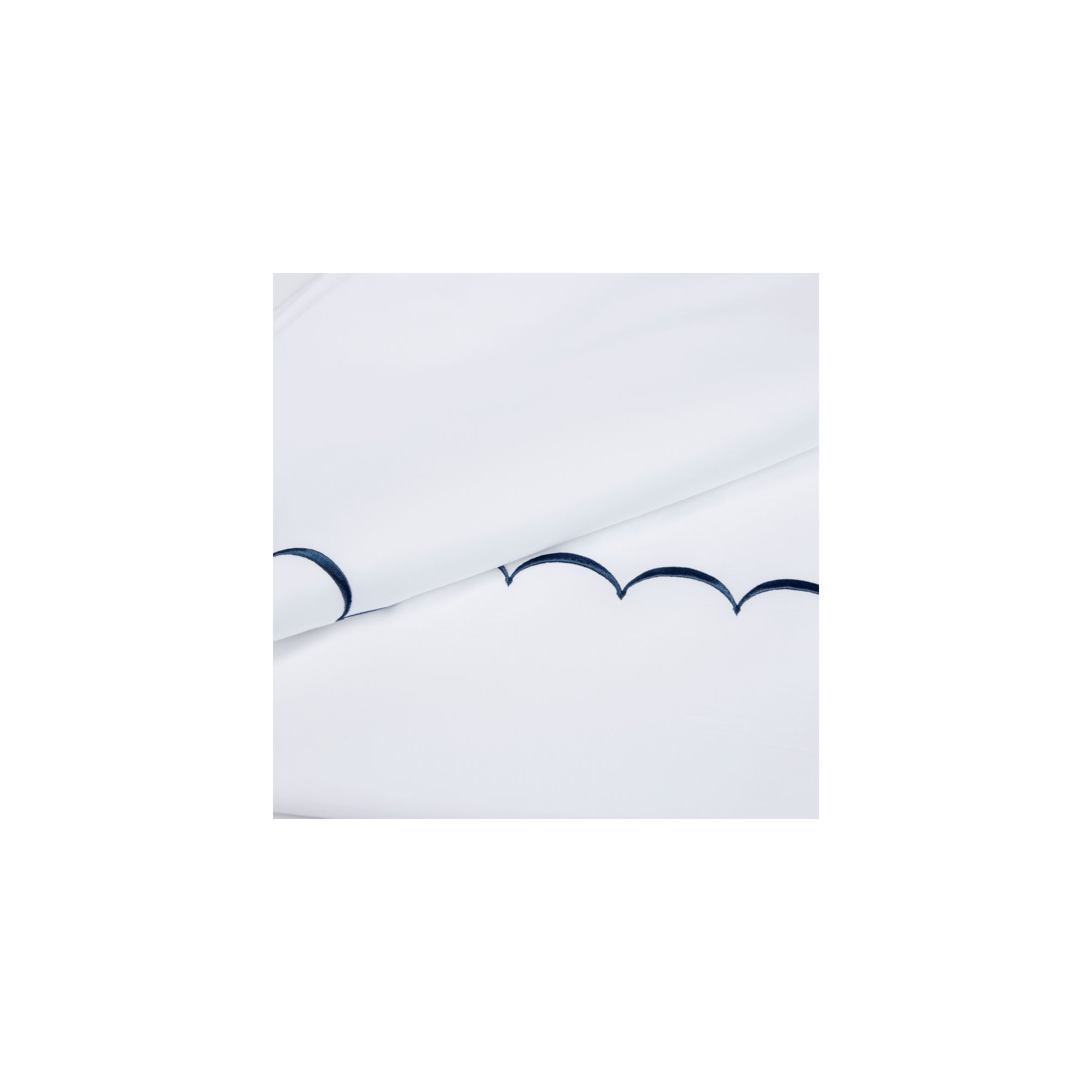 Brazier Sateen Duvet Cover Set, Queen Duvet Cover + 2 Standard Shams, Navy Blue/White