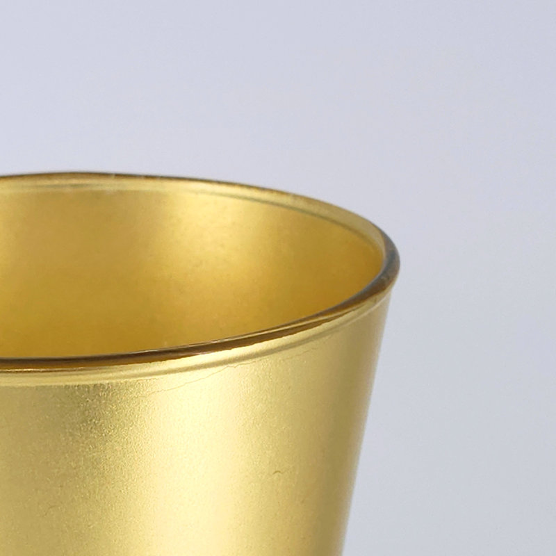 Vase en verre doré massif, Hauteur totale - 19,75 po, Doré