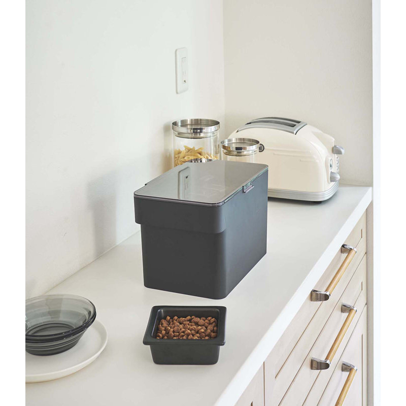 Black Airtight Plastic Pet Food Storage Container, Medium 1.6 Gallons