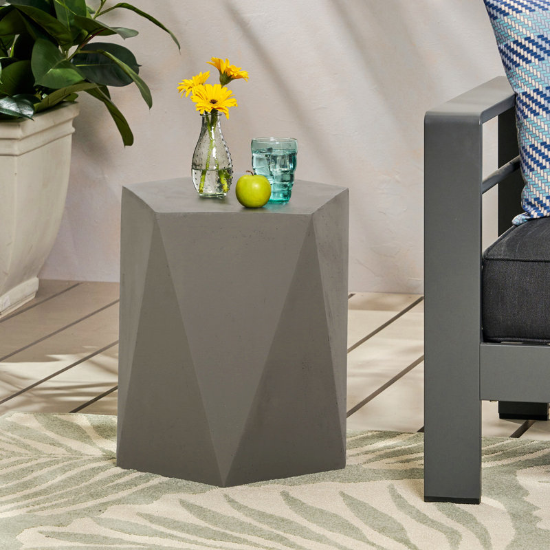 Table de bout en béton Bashira, Gris , 16" H x 16" W x 16" D