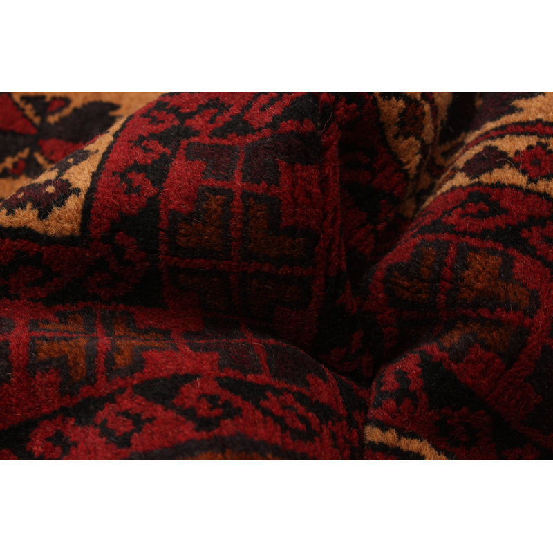 Tapis rouge foncé Lynnisha 2 pi 10 po x 4 pi 5 po