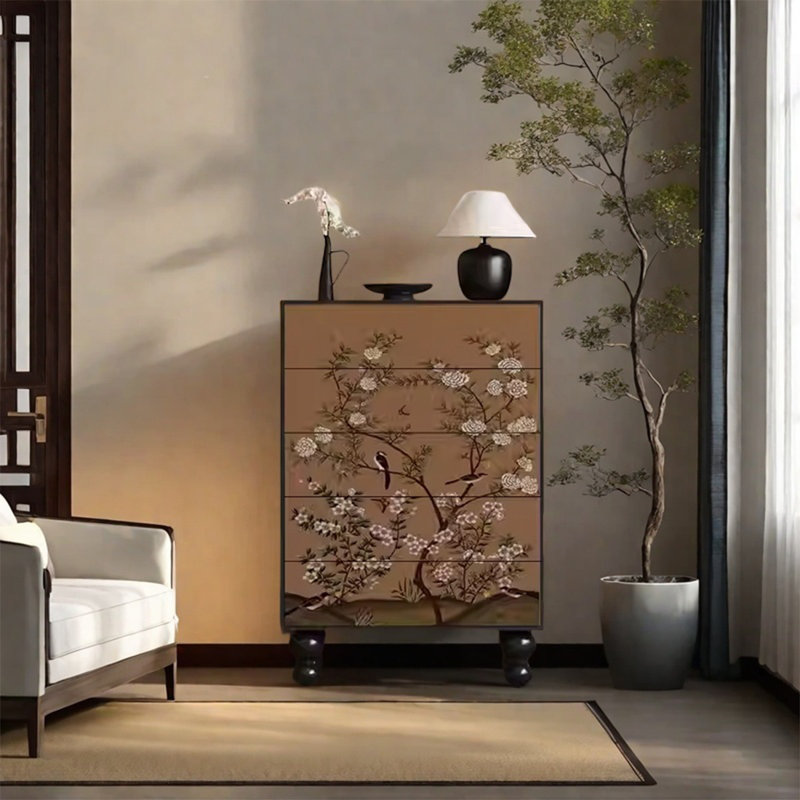 Armoire avec poignées en métal et tiroirs spacieux