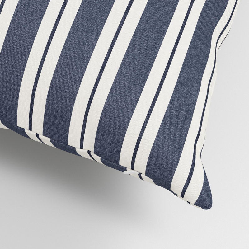 Coussin décoratif d'intérieur à rayures bleu marine Anderson, Rayures bleu marine, Rectangle H 15 po x l 22 po