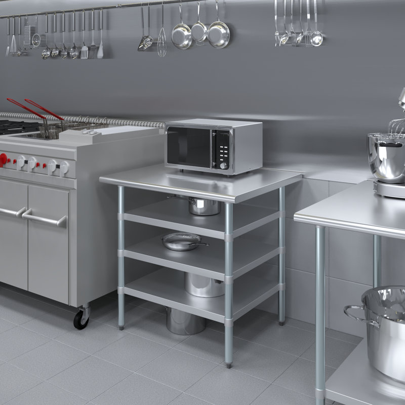 Table en acier inoxydable 30 po x 36 po avec trois tablettes inférieures