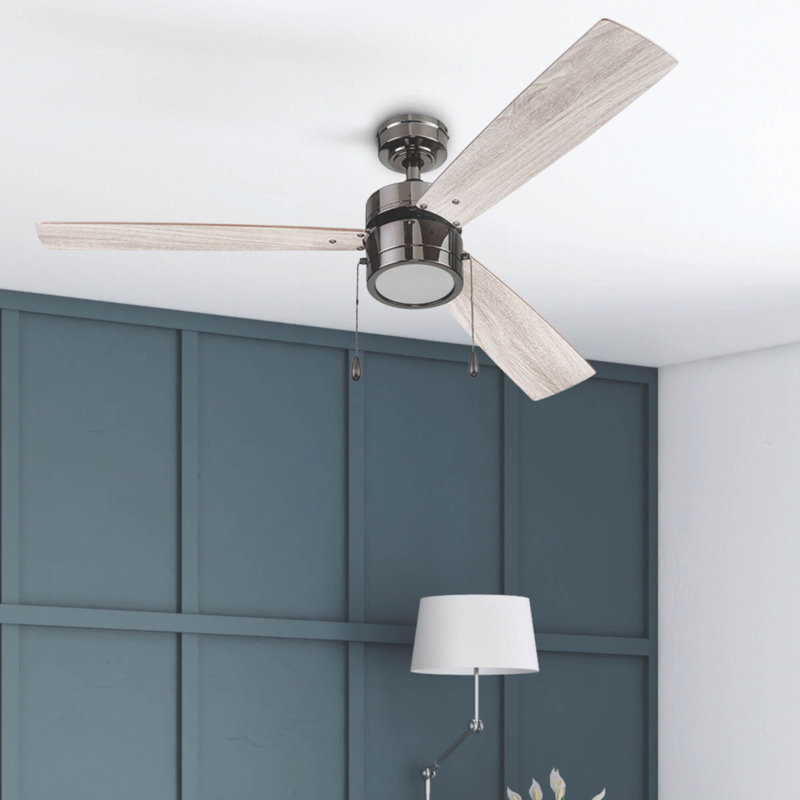 Ventilateur de plafond 52 po avec lumière DEL Madrona, Noir mat, Chêne