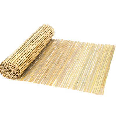 Clôture à lattes naturelles, traitée thermiquement pour une durée de vie prolongée, sélectionnées à la main, installation facile sur surfaces courbes, idéale pour les brise-vues autour des piscines, 1,83 m de haut x 4,88 m de long, fini lisse, laisse passer l'air.