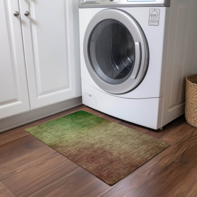 Tapis vert / beige / rouge en polyester tissé à la machine Kinslee