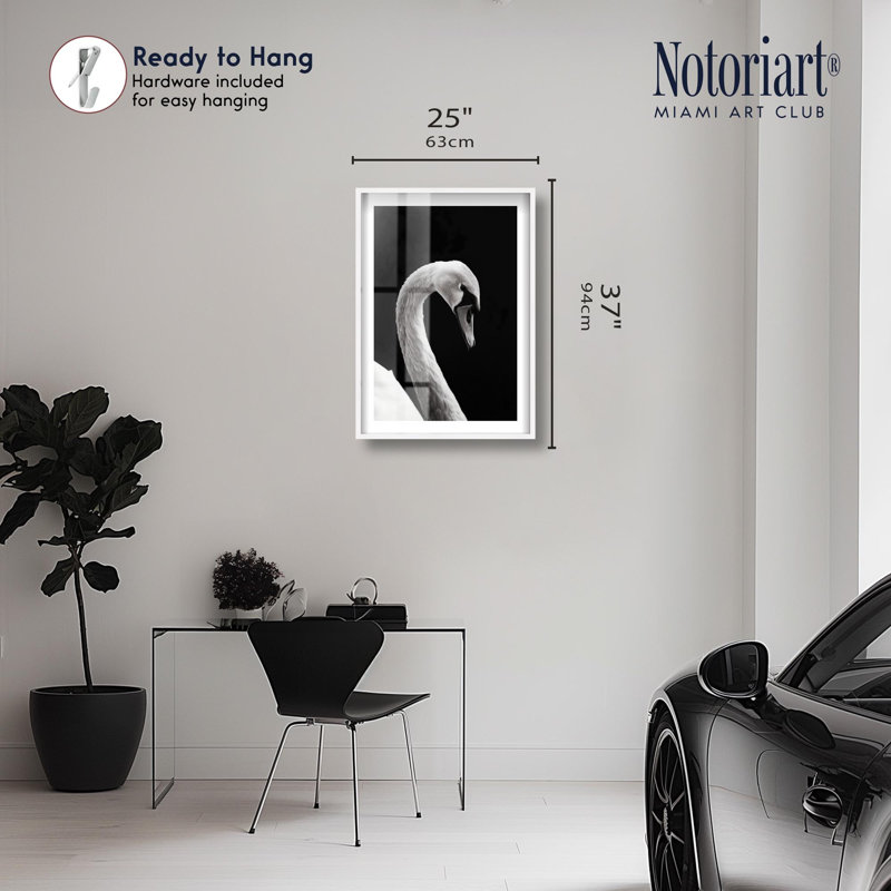 «Inverted Quack Shadowbox» par Notoriart, H 37 po x l 25 po, Blanc