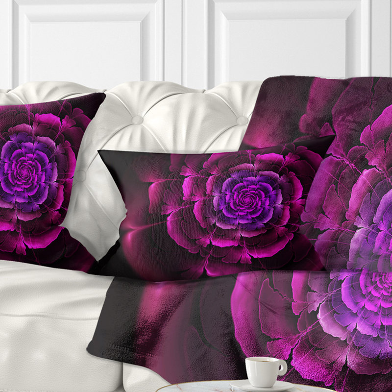 Coussin décoratif floral rose dans un coussin lombaire foncé, Mauve