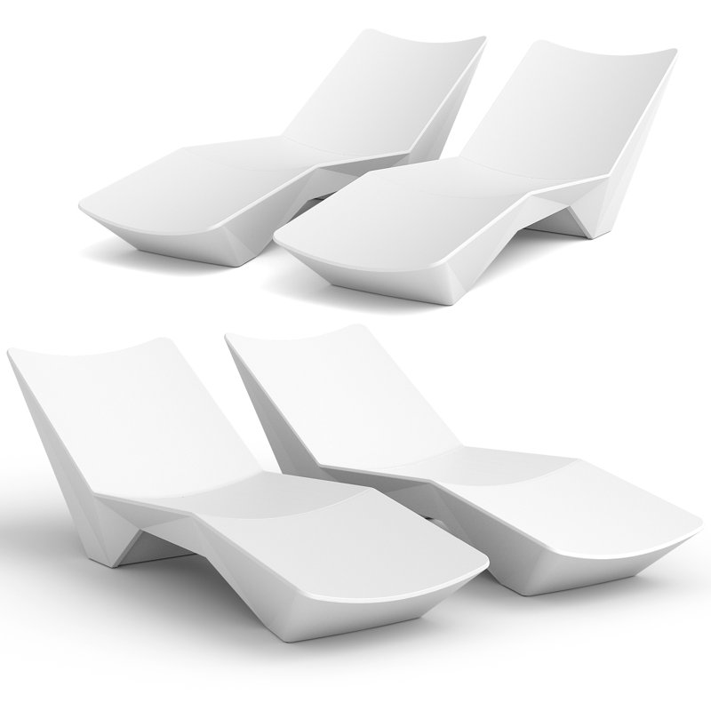 Quick Assembly S-shaped Pool Lounger, Ergonomic Design, Comfortable and Breathable, Essential for Outdoor Relaxation, White