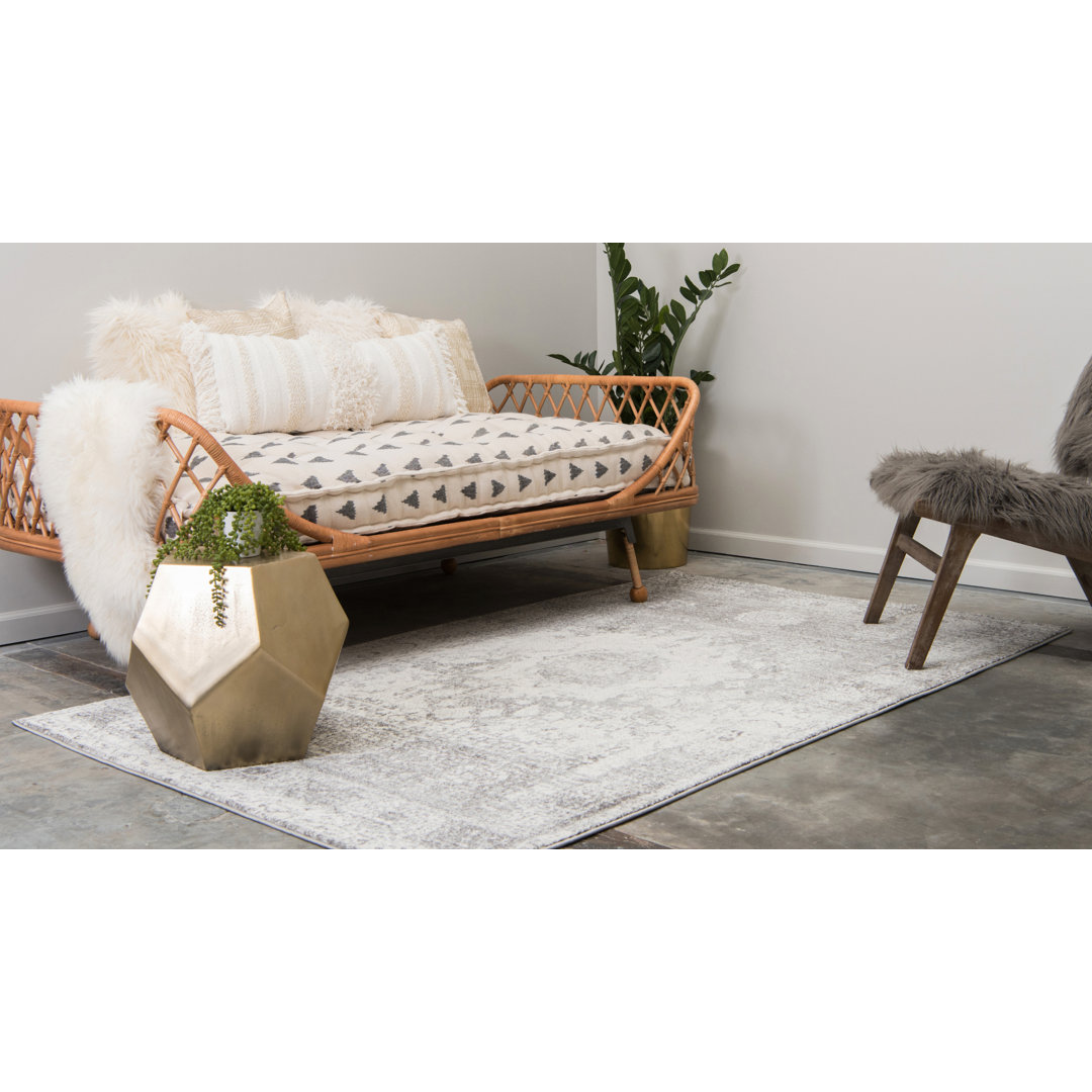 Walmoor Oriental Indoor Rug Bungalow Rose Rug 