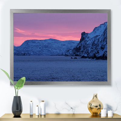 Lever de soleil rose en hiver sur la côte norvégienne - peinture sur toile