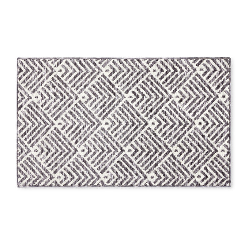 TOWN & COUNTRY EVERYDAY Walker Modern Stripe Everwash Non-Slip Backing Kitchen Mat, Rectangle 2' x 3.33', Gray