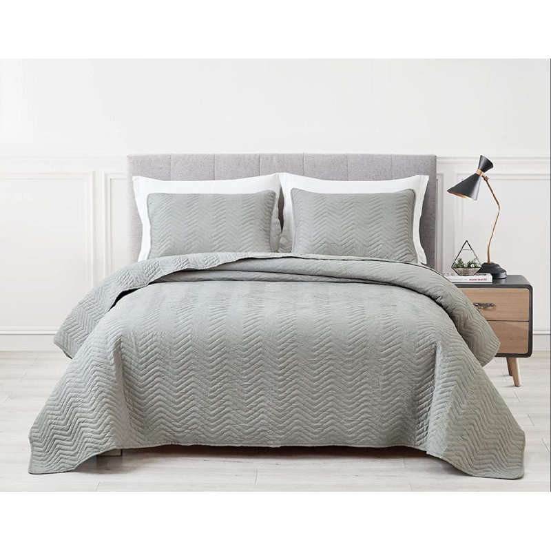 Gray Crushed Microfiber King Size Zig Zag Quilt Set