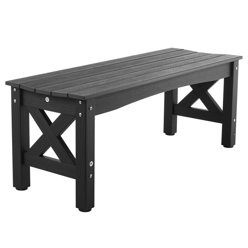 Banc d'extérieur noir en plastique, supportant 272 kg (600 lb), avec piètement croisé et assise incurvée pour terrasse. Repose-pieds ajustables de 113 cm (44,5 po). Stable pour deux personnes.
