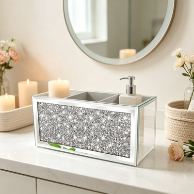 Support mural pour sèche-cheveux avec miroir, organisateur d'accessoires de coiffure Crystal Crush Diamond pour salle de bain, support de rangement argenté pour sèche-cheveux, lisseur, brosse et peigne.