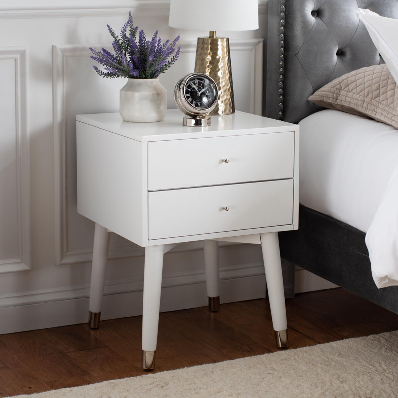 Debriana 18'' W Nightstand, Silver/White