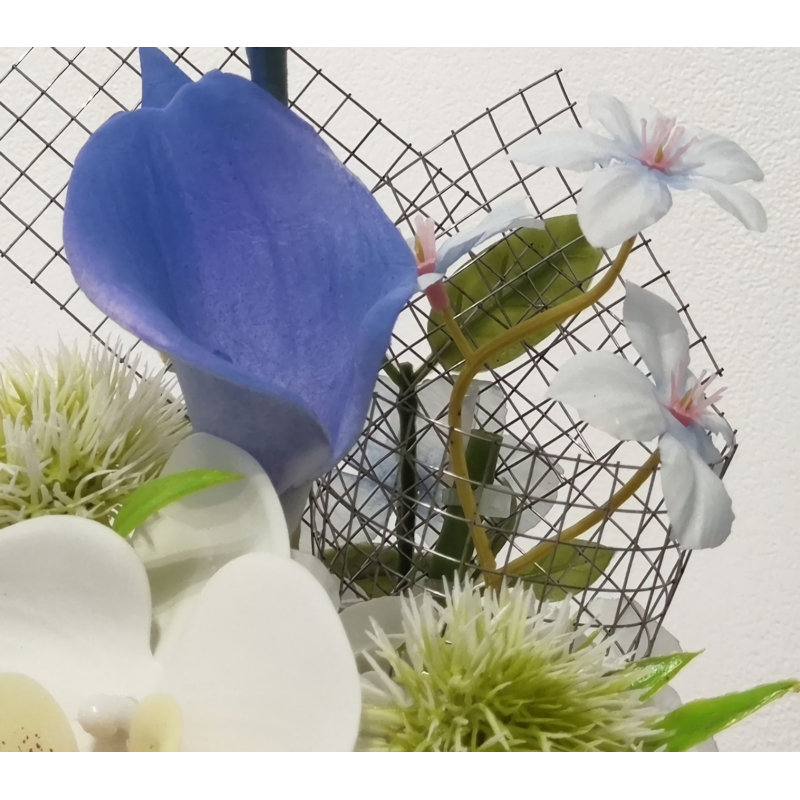 Décoration florale simulée