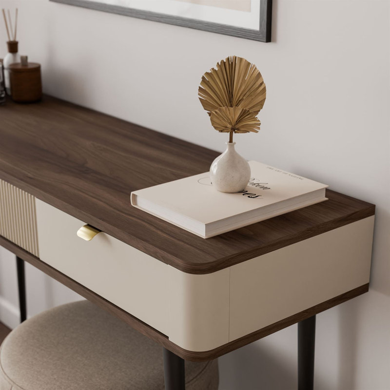 Dressing Table, cashmere / walnut