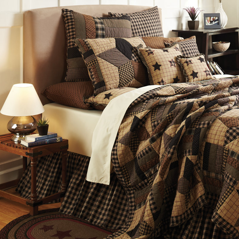 Bingham Star Black and Tan Cotton King Quilt Set