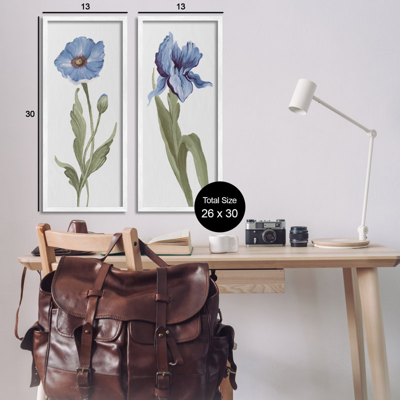 «Blue Poppy and Iris Flowers», ensemble de 2 giclées par Elizabeth Medley, Giclée encadrée blanc bord de mer