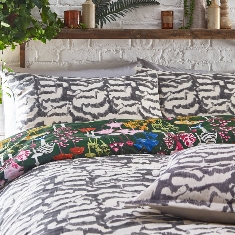 Amanita Cotton Blend Abstract Duvet Cover Set with Pillowcases Included, Kingsize - 2 Standard Pillowcases, Forest Green