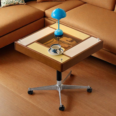 Mid-century design height-adjustable side table