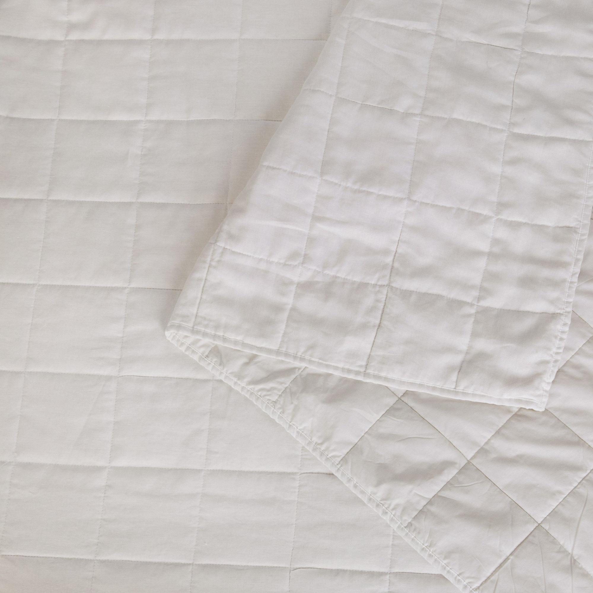 French Linen Box Stitch Quilt & Sham Set, Twin Quilt + 1 Standard Pillow Sham, Cream